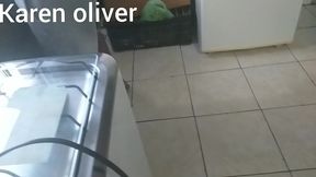 corno lava a louca enquanto sua mulher chupa o negao debaixo dos seus olhos * jefao