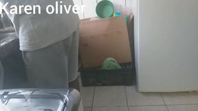 corno lava a louca enquanto sua mulher chupa o negao debaixo dos seus olhos * jefao