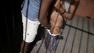 SEXO COM MORADOR DE RUA DA PRAÇA PERTO DE MINHA CASA.- PART 02