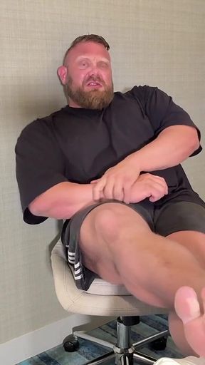Foot Worship Domination with Cumcountdown