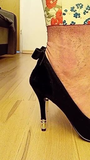 Crossdresser Walking in Sexy Black Suede Pointed Toe High Heels Pumps with a Bow on the Heel