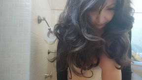 my dear brunette neighbour on the toilet, so hot