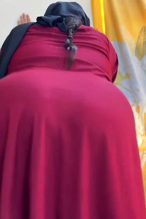 Beautiful Hot Stepmom Open Her Burqa &amp; Show Her Huge Ass in Saudi Arabia - Hijab &amp; Niqab Hookup