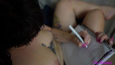 Apaixonado por Pé, ele adora beijar e lamber os pezinhos, adoracao de pes , podolatria , gozando nos pes