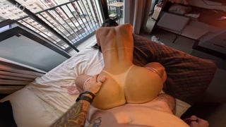 Did the neighborhood like the show that Luiza did here? And on the balcony?! 🔥