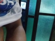 Me pajeo en cabinas con la puerta abierta...