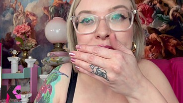 Close Up Yawning Fit