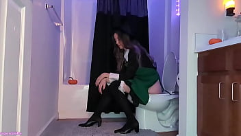 Starbucks Witch Sage Eldritch in Pantyhose Peeing [Voyeur]