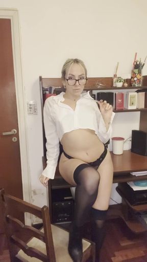 Hot wife gets a surprise creampie in the backyard