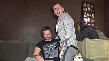 2438 the twink JEROME JAMES fucked by straight boy curisou