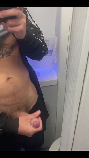 Jerking off in the Plane - Solo Amateur