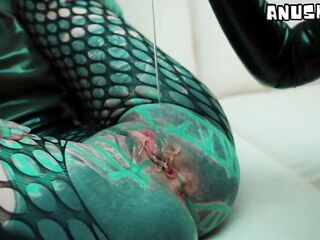 Gothic Lesbo Latex Fist Play, Squirting and Gapes