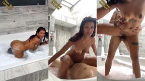 mi vecino me invita a un jacuzzi hablar de temas personales 🤤