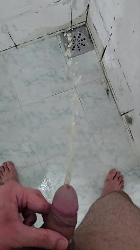 Shower Pee in Slow Motion