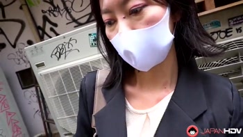Manami Honjyo Takes a Part Time Job as a Mature Av Model