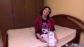 I cannot make even 300&euro_ with a honest job??? Well, let'_s give PORN a chance