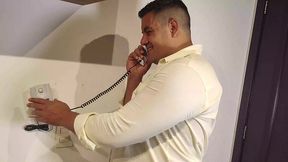 yuri gaucho - urso brasileiro mega dotado macetando o pau - gozada farta do macho leitador