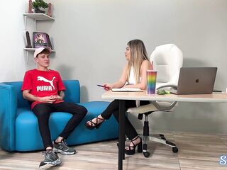 Large cock patient Nick Jowel tells ShairaPsychosex about his raunchy traumas