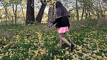 Panties Off and Public Pee in Autumn Parc
