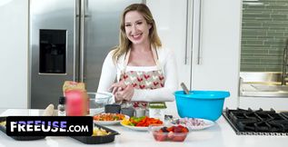 Stepmom Becomes Freeuse Slut Who Loves to Fuck