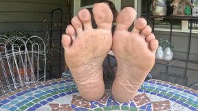 showing off my goonable soles! 🥵