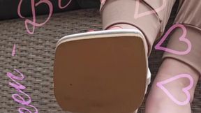 Stamping with my white slippers your favorite ????