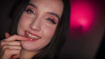 Skinny brunette Sia Florence takes hard anal