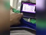 Paja en clase en línea