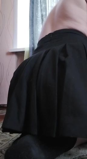 I don't have any panties under my skirt)