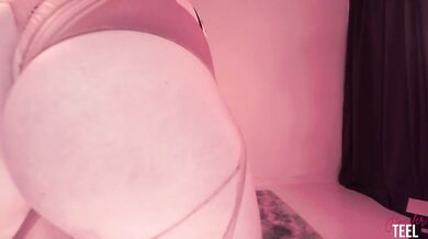 Irish doctor gets her ass roasted in pantyhose solo parody