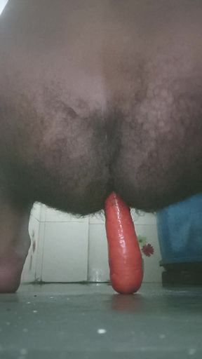 Loves analplay with carrot