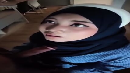 Ukhti cantik blowjob