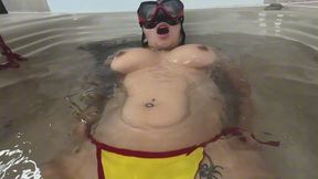 Masturbation and hard cum underwater