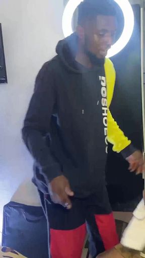 Homemade Sex Tape Big Dick Pounding Tight Pussy Until Creampie