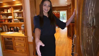 Ambitious real estate agent seals her first deal with a steamy client encounter