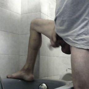 bathtub piss part 2