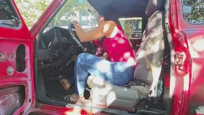 Adrianna stabilizes the fiat 147