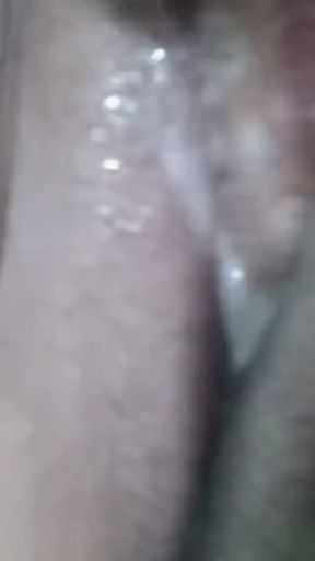 Sexy Filipina Milf Wet &amp; Horny   Clip 1
