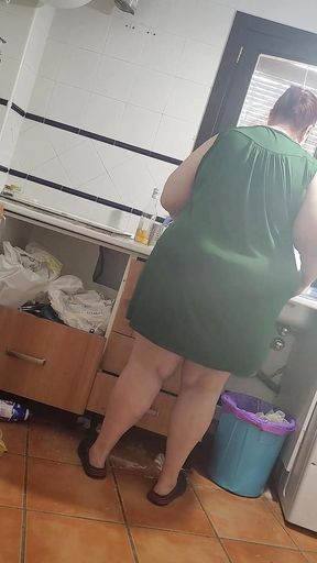 Palmira Gordi Scratches Her Pussy with the Mop Stick