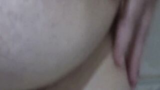 mom Into shower