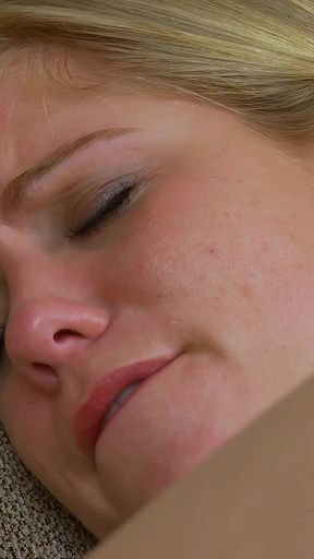 Anabelle Pync - Fucking Machine First Time Iii
