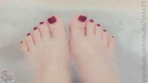 Bubble Bath Toes