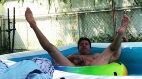 ANAL SQUIRTING IN THE SWIMMING POOL