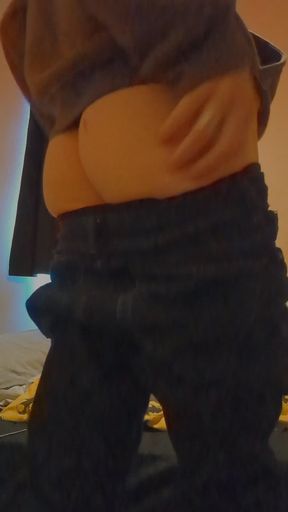 Adorable twink flaunts his cute ass and teen body