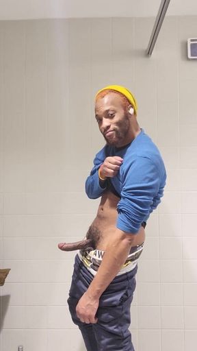 Kennie Jai Jerks off at Work