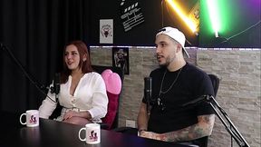 Teve umas situa&ccedil_&otilde_es desagrad&aacute_veis, as quest&otilde_es do cuckold, como conhecem os homens para transar com sua mulher e o viagra... - Bia Ruyva &amp_ Jack Por (SHEER/RED)