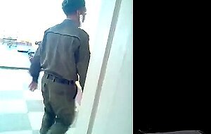 Soldado gostosinho flagrado no banho