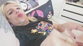 femboy gostoso dorian drake mete no seu cu apertado enquanto bate uma e engole toda a porra dele mesmo