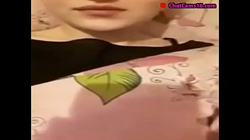 cute girl on periscope showing her sexy body