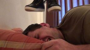 Your pathetic face deserves no better than the mud stuck to my shoes! : Cruel face jumping